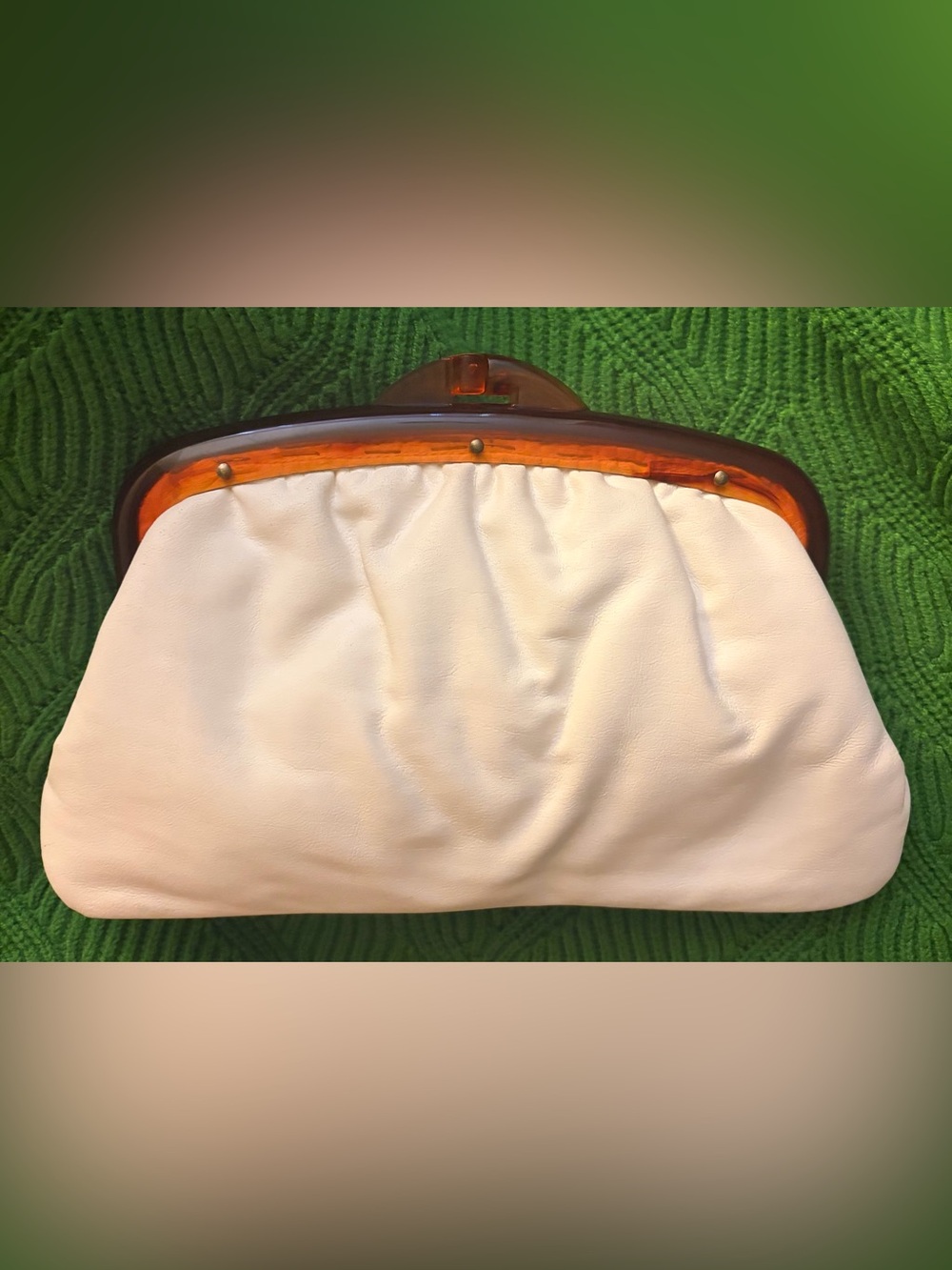 * Vintage Lucite Frame Kiss Lock Clutch Handbag *